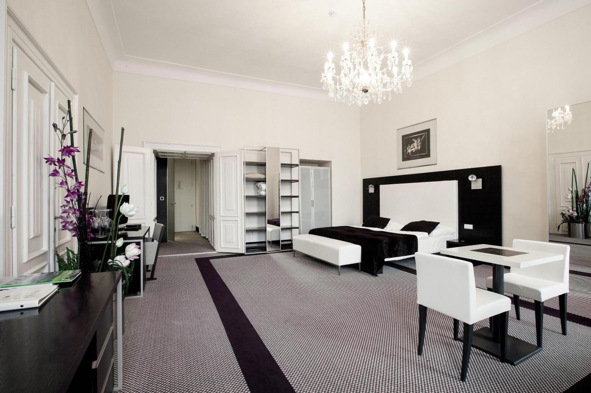 Executive Suite mit Balkon