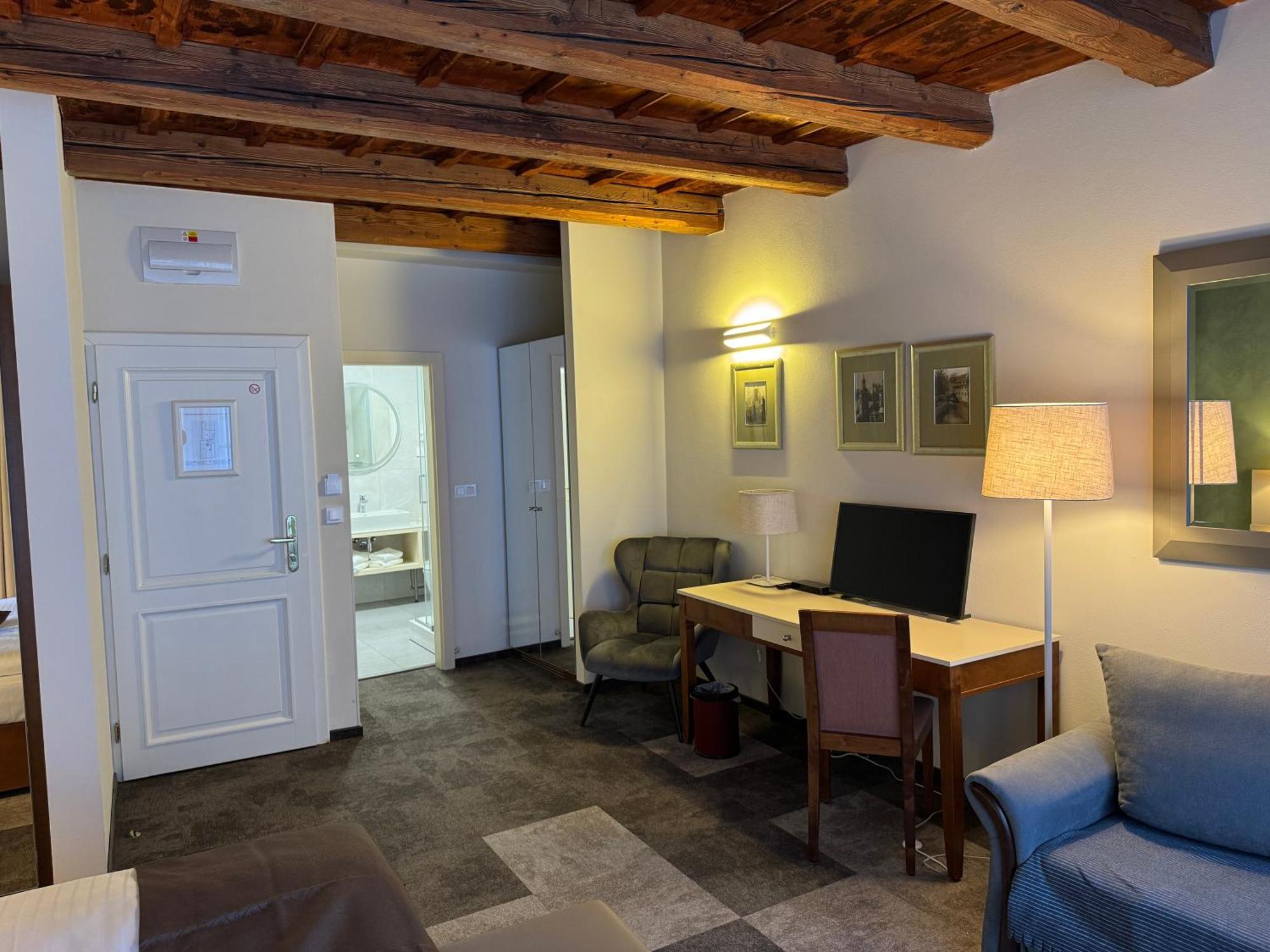 Deluxe Junior Suite